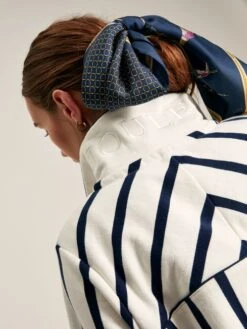 Cream/Navy Pullover Sweat -Oxford Sales Store 343617s6